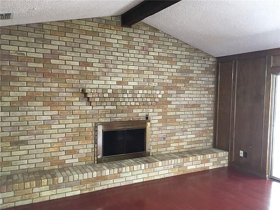 3rd image of 311 N Capri Dr