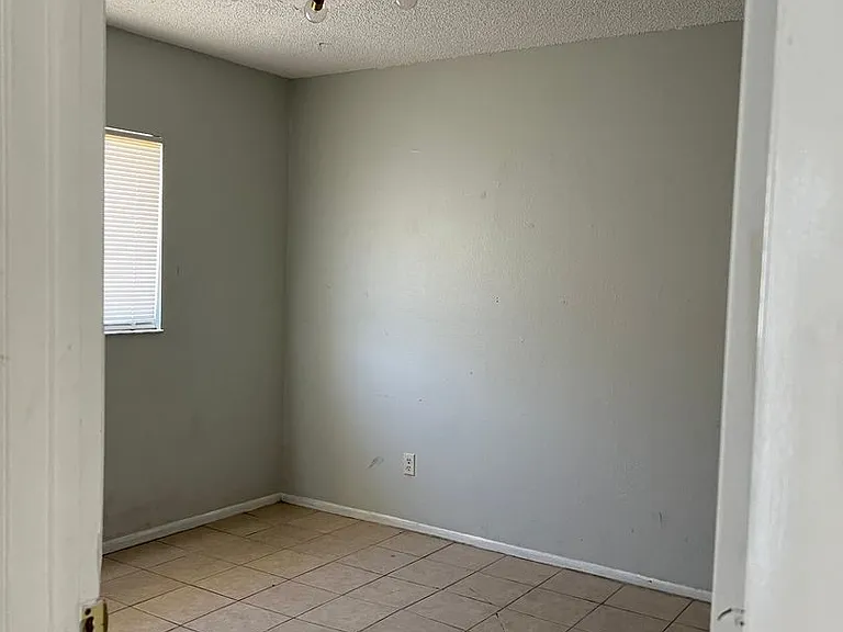 1517-21 SW Santa Barbara Pl — Photo 2