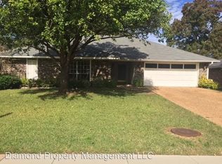 411 Mayfair Dr, Bossier City, LA 71111