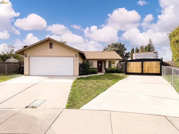 1945 Rouse Ct, Modesto, CA 95351