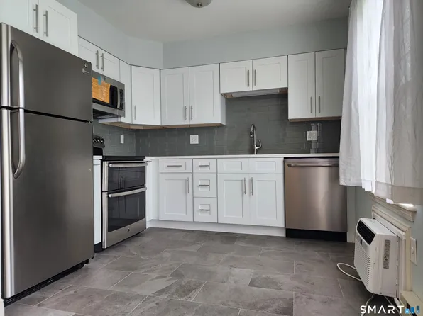 52 Glen Ridge Ct Unit 52, New Milford, CT 06776