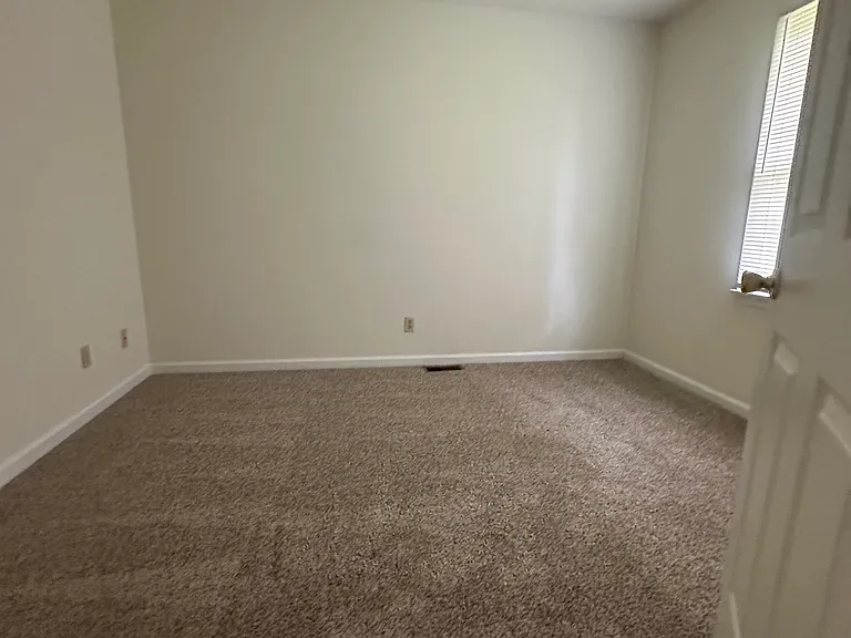 1111 S Park Ave — Photo 19
