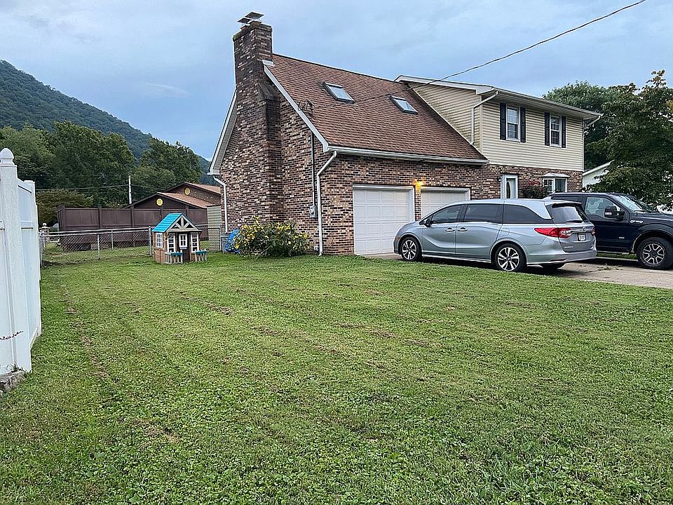 1st image of 180 Carmen Dr