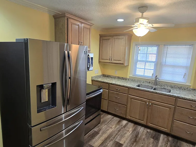 1641 Rayonier Rd #C — Photo 7