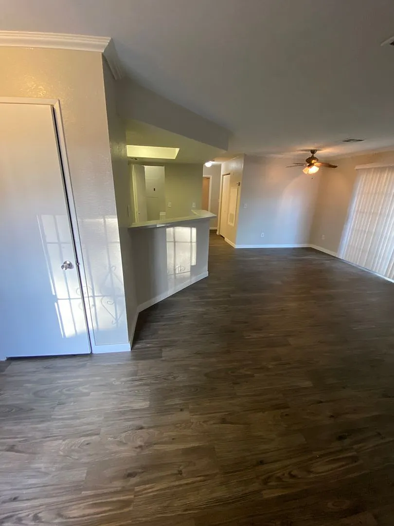 Americana Property Mgmt - 1st Floor Condo 2b-2b Near Downtown Summerlin. — Photo 4