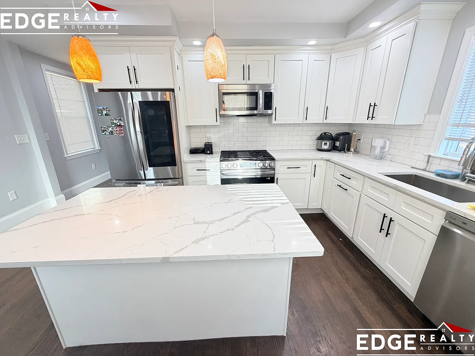 4 bed, 2200 sqft, $4,800 — Photo 1