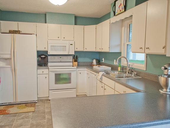 3rd image of 5000 Lorraine Ave
