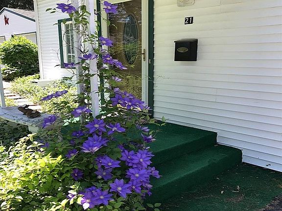 3rd image of 21 Sherwood Ave