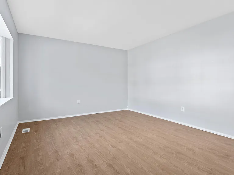 35 Rockland Dr — Photo 6