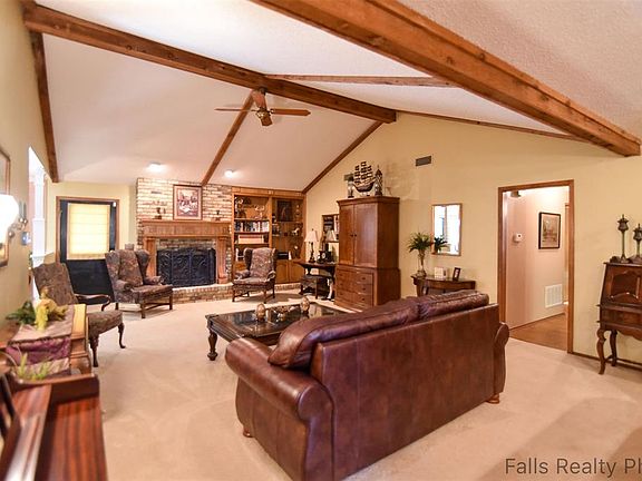 4th image of 2202 N Elmwood Cir