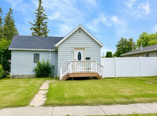 709 Center St E, Roseau, MN 56751
