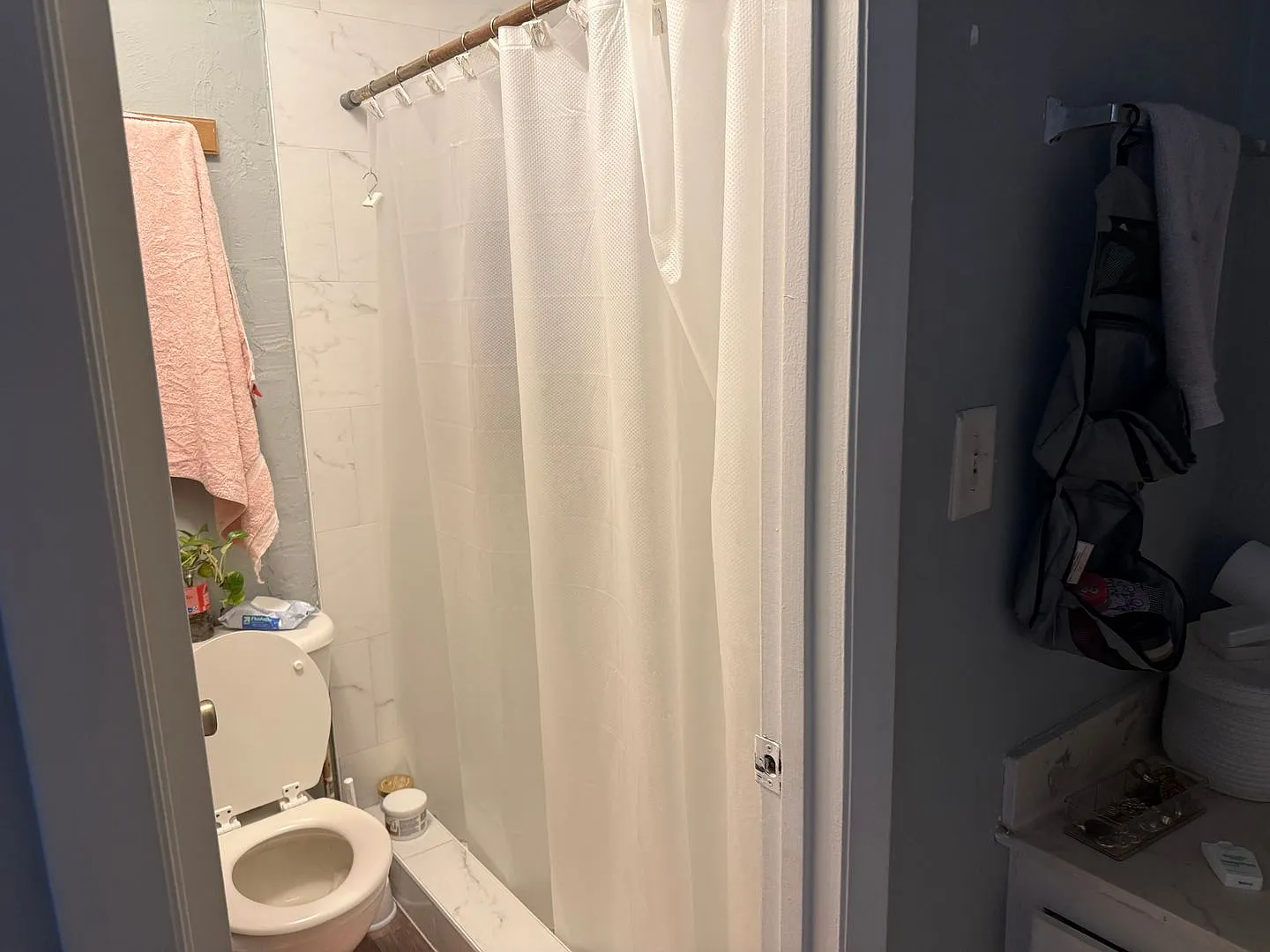 * Move In Special * 1/2 Off 2nd Month's Rent!! Spacious 1,226 Sf Unit - 2 Bd / 2 Ba Near Uf - Bra... — Photo 4