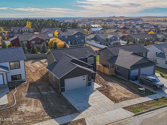 4th image of 1065 Jerry Ln