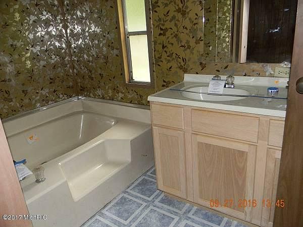 2nd image of 11731 Bluebird Dr