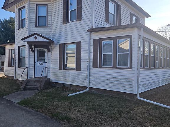 3rd image of 2903 S Lincoln Ave