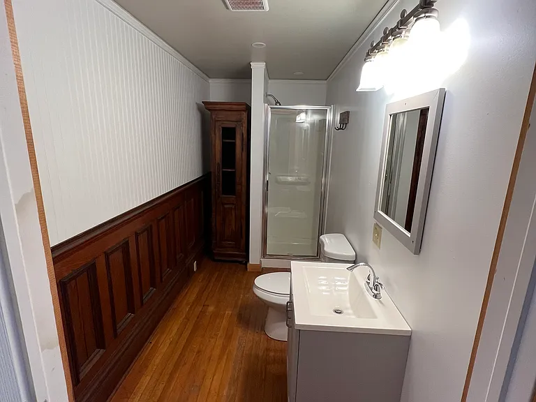 819 Main St #D — Photo 6