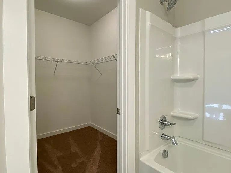 7937 Saint James Dr — Photo 20