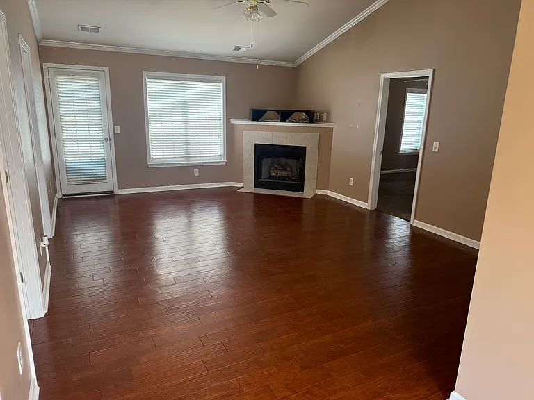5711 Creek Bed Ln — Photo 3