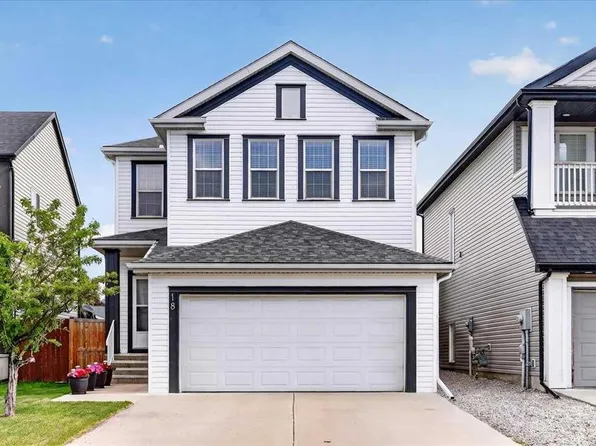 18 N Copperstone Dr SE, Calgary, AB T2Z 0P2