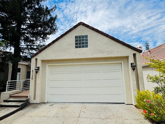 2nd image of 6120 Lakeview Cir