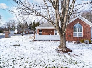 30 Newton Square Dr Unit 1, Canfield, OH 44406