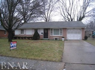 211 Rowe Dr, Bloomington, IL 61701