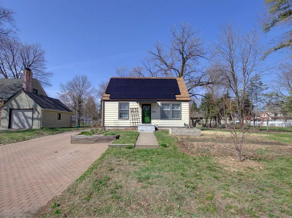 963 Grandview Ave W, Roseville, MN 55113