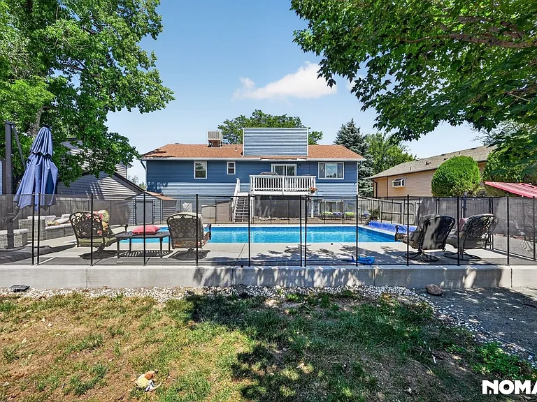 6913 Wolff St — Photo 2