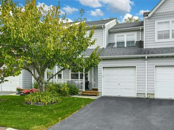 46 Pleasantview Drive #-, Central Islip, NY 11722