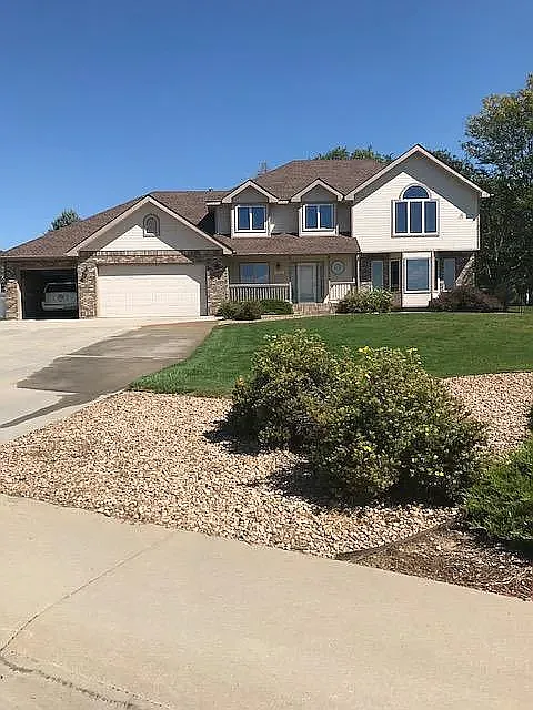 4 bed, 3.5 bath, 3600 sqft, $3,195 — Photo 4