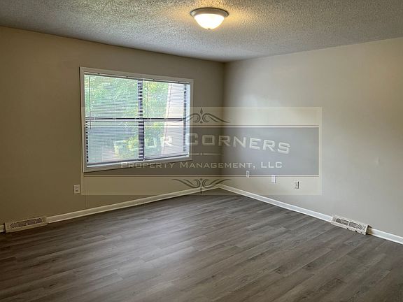 4th image of 422 Salem St #A