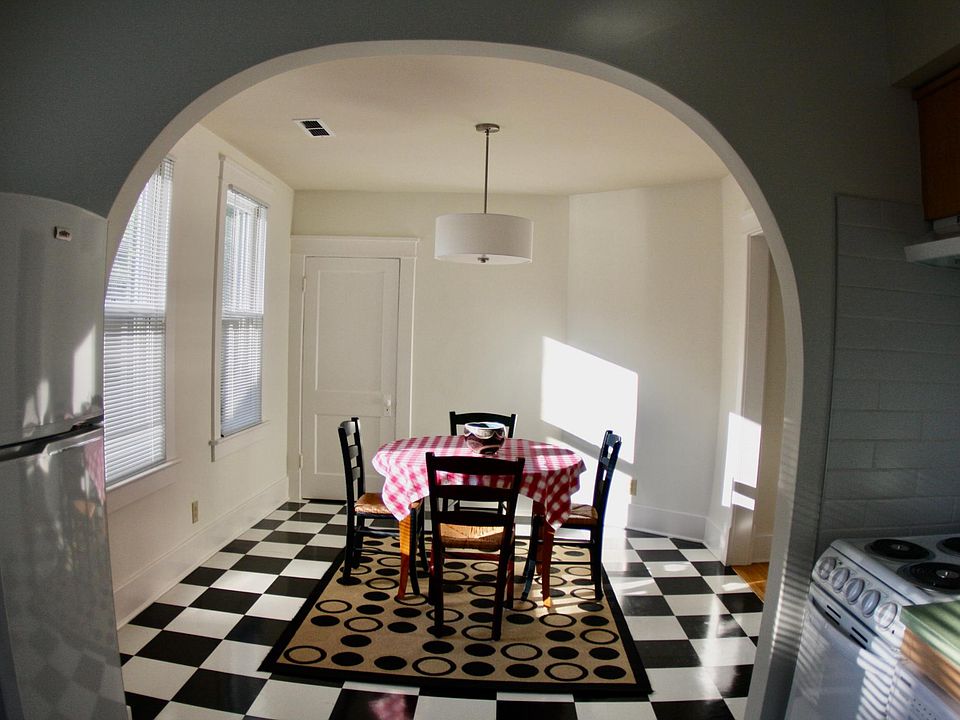 1st image of 1806 Beechwood Ave #2