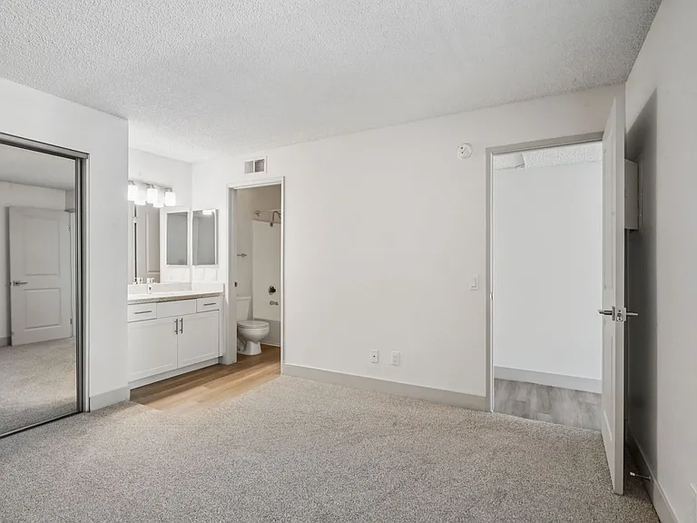 Hensley at Corona Pointe — Photo 15