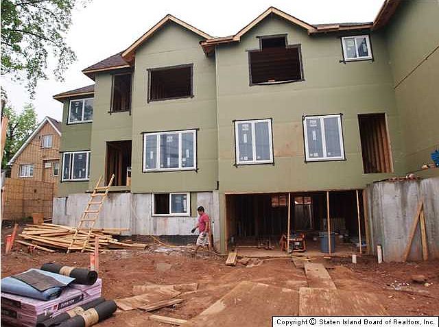 1st image of 30 Cabot Pl