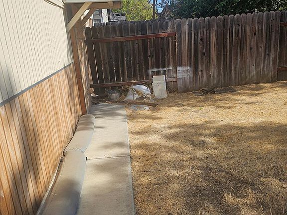 4th image of 308 Anderson Ct
