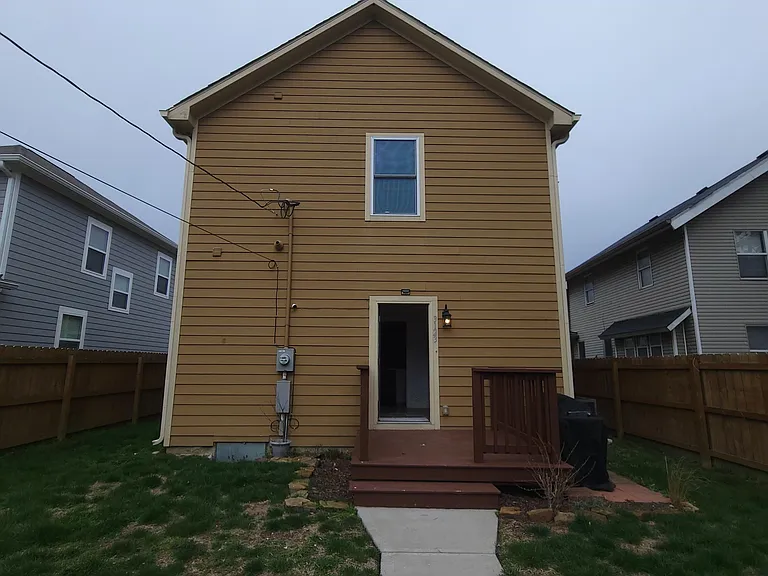 3123 Broadway St — Photo 3