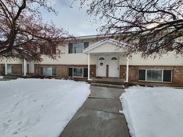 3 bed, 1.0 bath, 1200 sqft, $1,200, 2450-2470 Virlow St #1, Idaho Falls, ID 83401