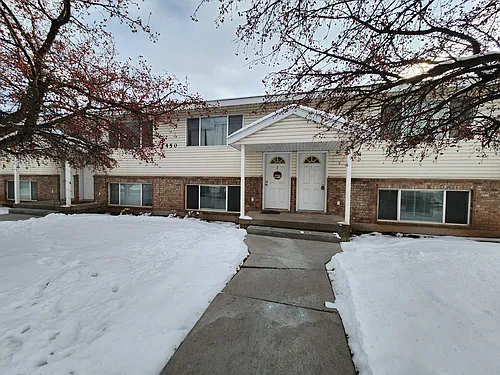 3 bed, 1.0 bath, 1200 sqft, $1,200 Photo 1 3 bed, 1.0 bath, 1200 sqft, $1,200 Photo 1