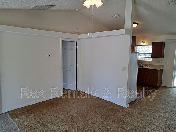 2nd image of 829 35th Ave S
