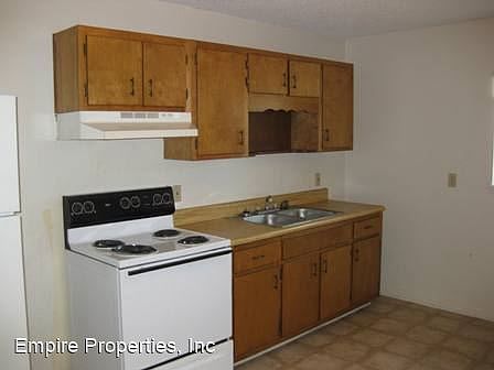 3rd image of 916 N Woodward Ave APT 3