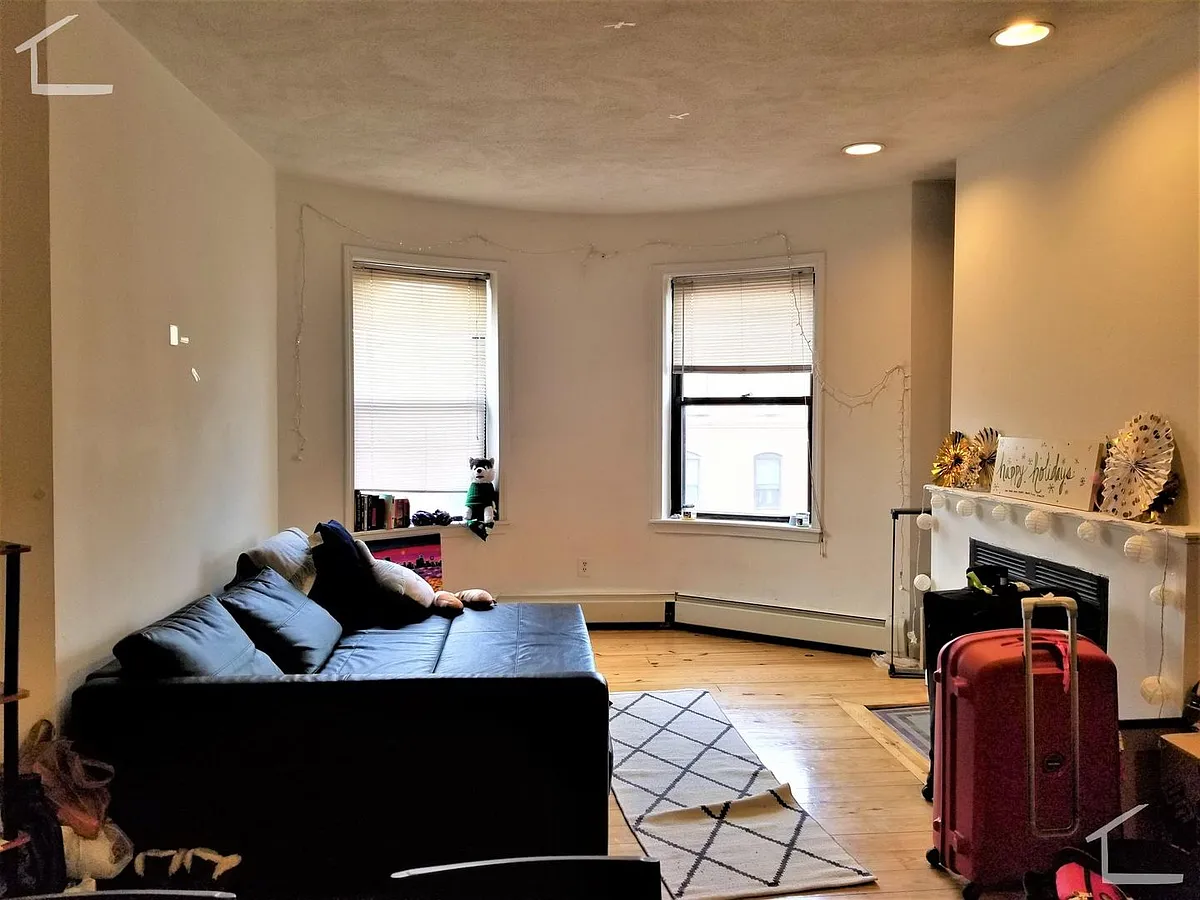 Building Photo - 612 Columbus Ave #1