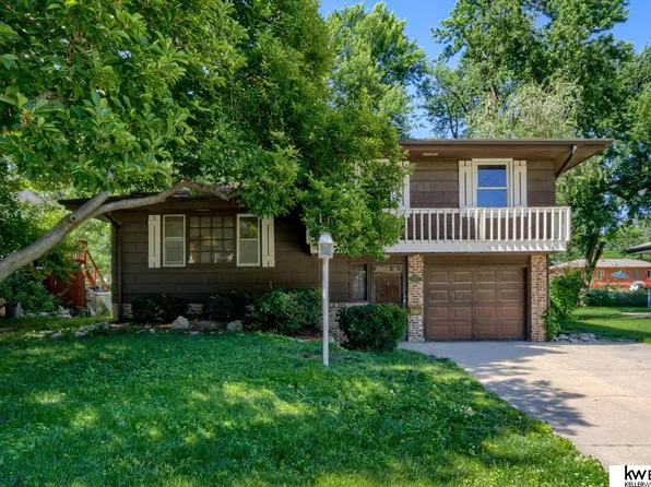 9354 Brownley Dr, Omaha, NE 68134