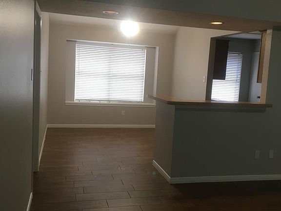 4th image of 4710 Five Knolls Dr