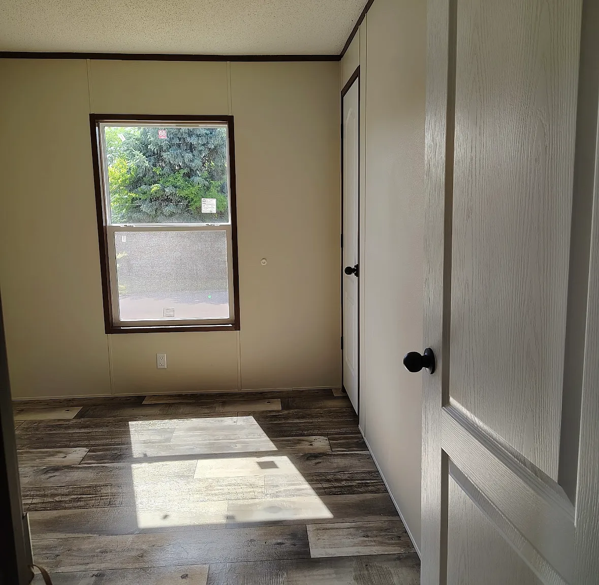 3 bed, 900 sqft, $1,195 — Photo 3