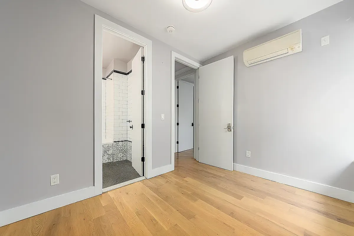137 21st Street — Photo 3