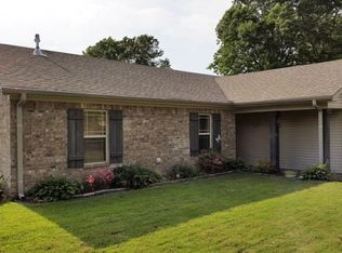 1208 W Roselawn Dr, West Memphis, AR 72301