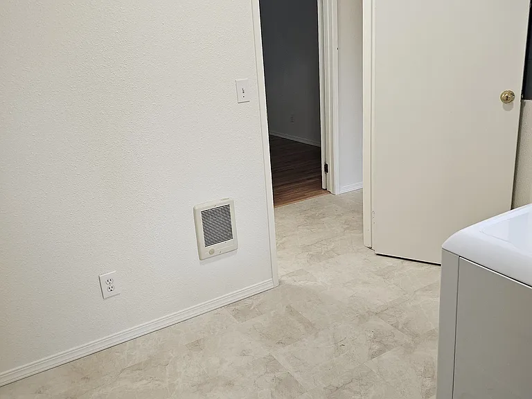 4160 Haven St — Photo 23