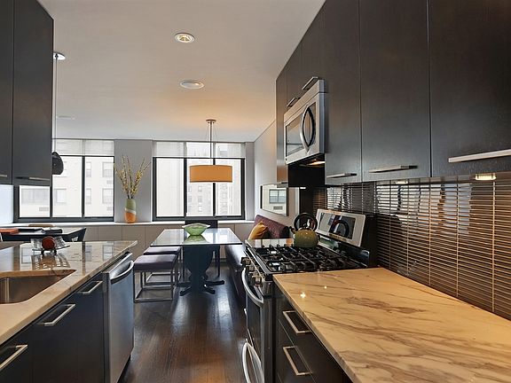3rd image of 115 E 87th St APT 11B