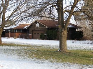 9299 Easton View Ln, Rockford, IL 61107