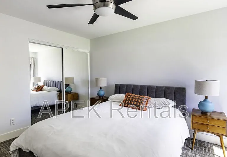1050 E Ramon Rd — Photo 25